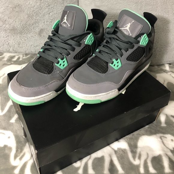 Cool Gray 4’s | Jordan - Picture 2 of 6
